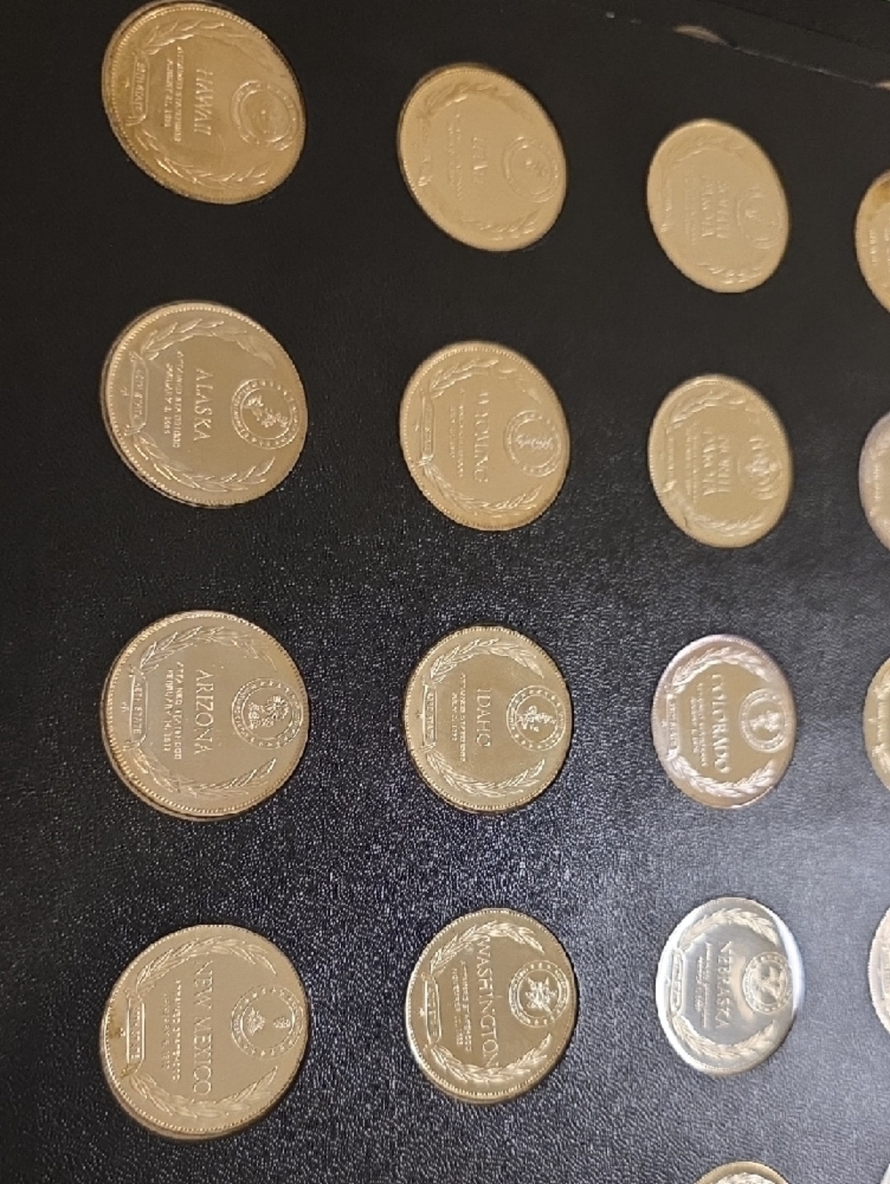 Franklin Mint Black and Gold 'States of the Union Series' Presentation Case - Picture 11 of 13